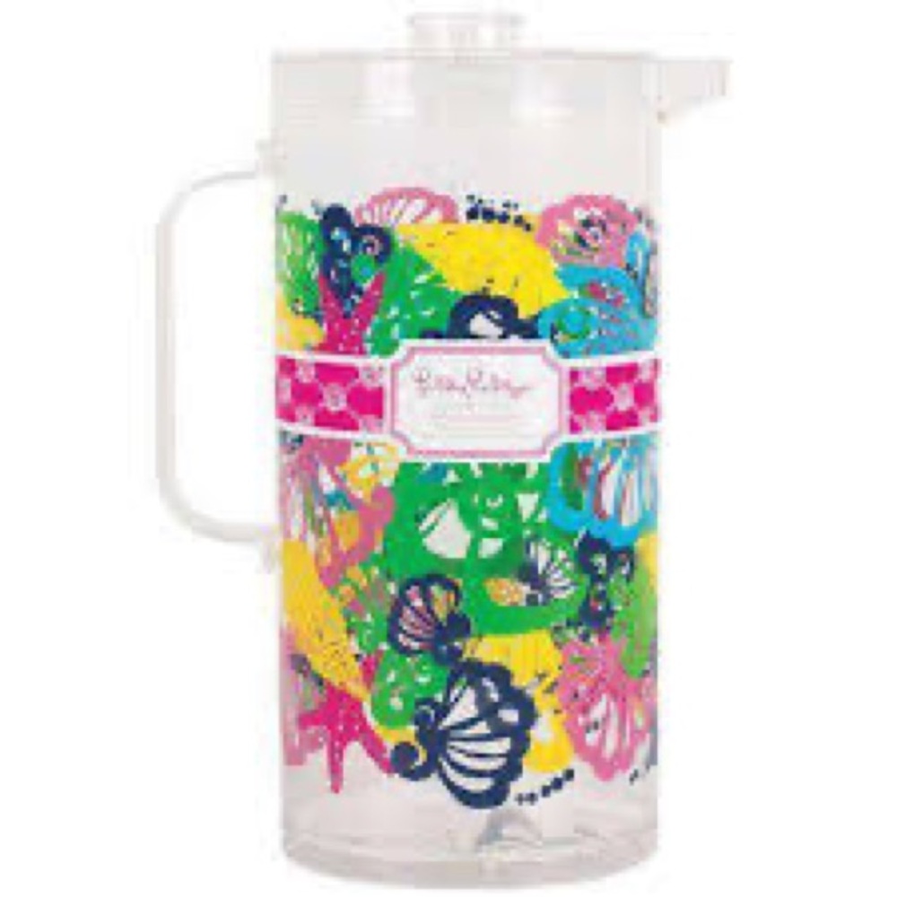 New 89 Oz pitcher in Chiquita bonita shell print